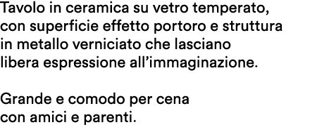 Tavolo in ceramica su vetro temperato, con superficie effetto portoro e struttura in metallo verniciato che lasciano ...